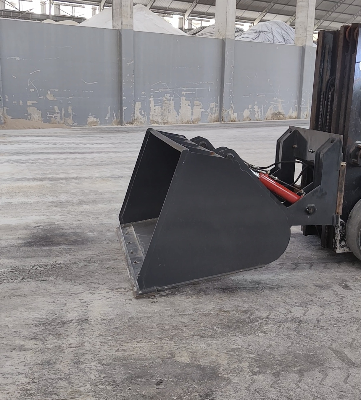 Forklift Bucket image